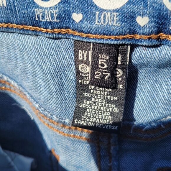 Juniors High Rise Jean Shorts - Picture 13 of 16